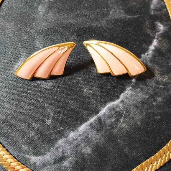 Vintage Napier Pink Enamel Necklace & Earrings Set 1980s Gold Tone Fan Design - Picture 3 of 9
